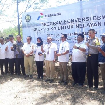 Dirjen Migas Serahkan Paket Konverter Kit Kepada 494 Nelayan Kecil Kabupaten Probolinggo